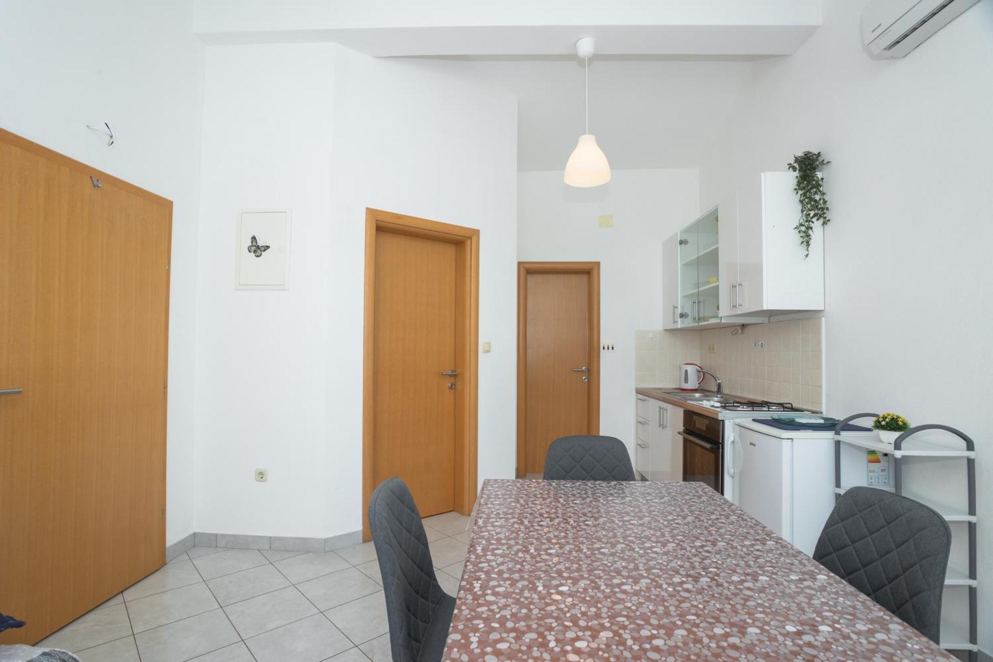 Apartments Klaudia Cista Velika Водице Екстериор снимка